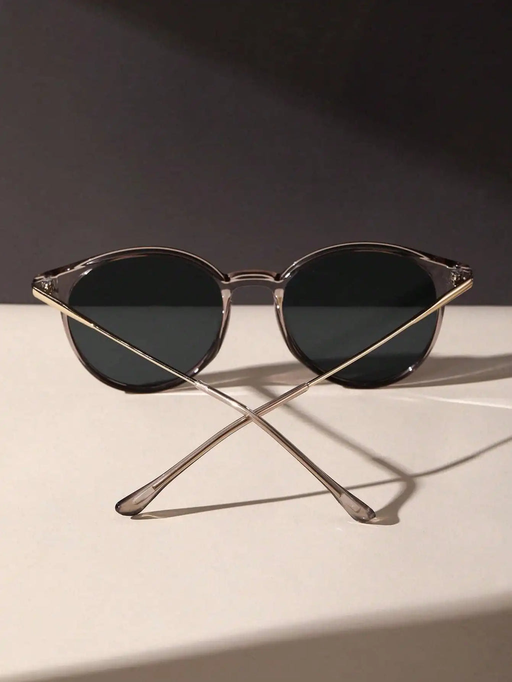 Óculos de Sol Black Round