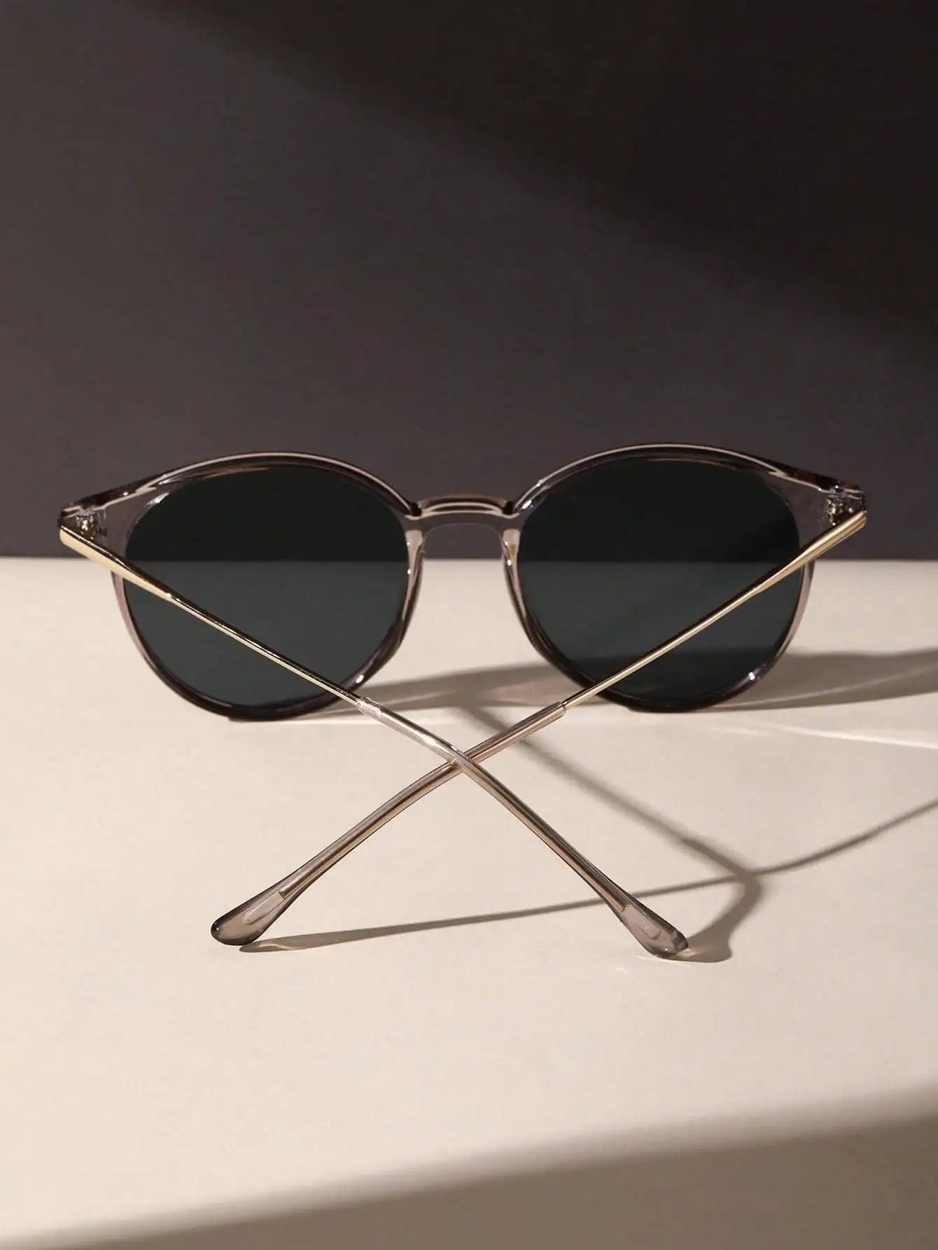 Óculos de Sol Black Round