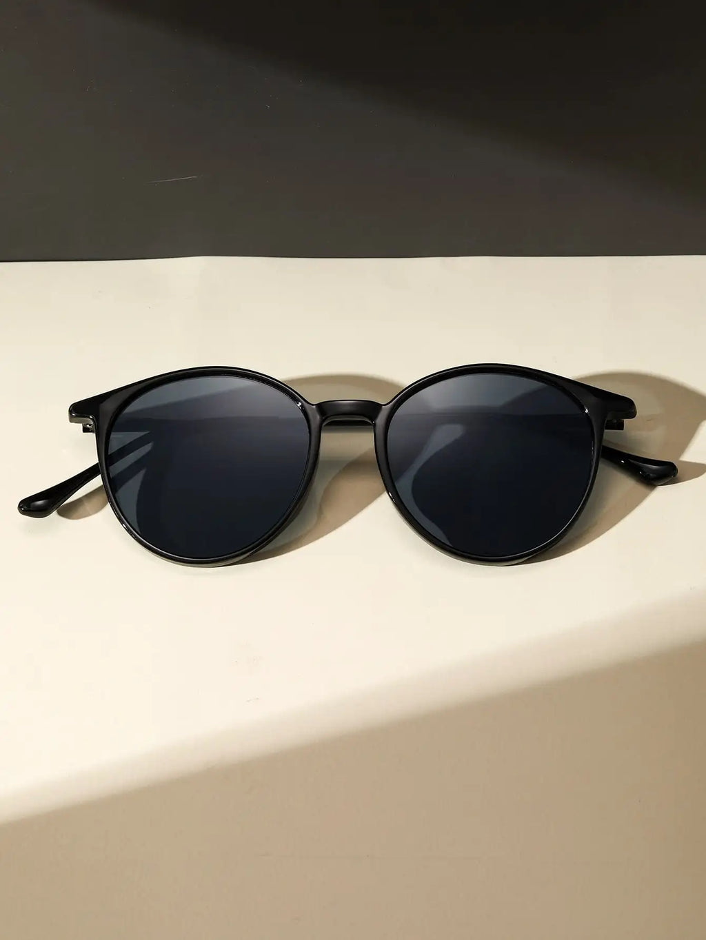 Óculos de Sol Black Round