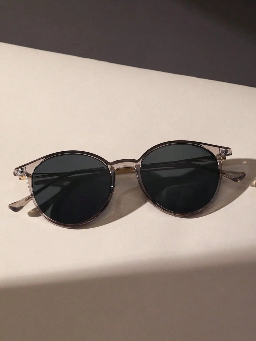 Óculos de Sol Black Round