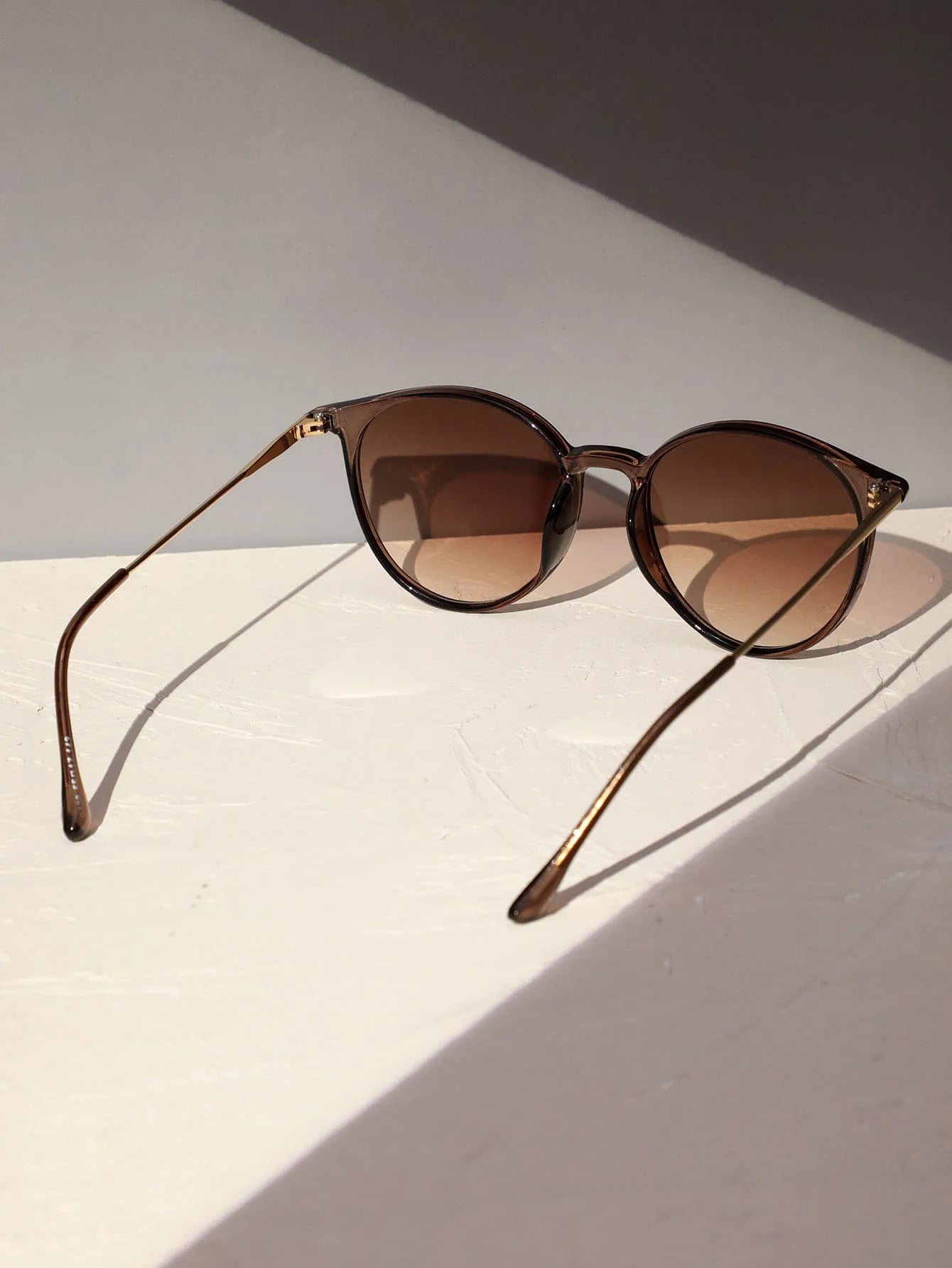 Óculos de Sol Black Round