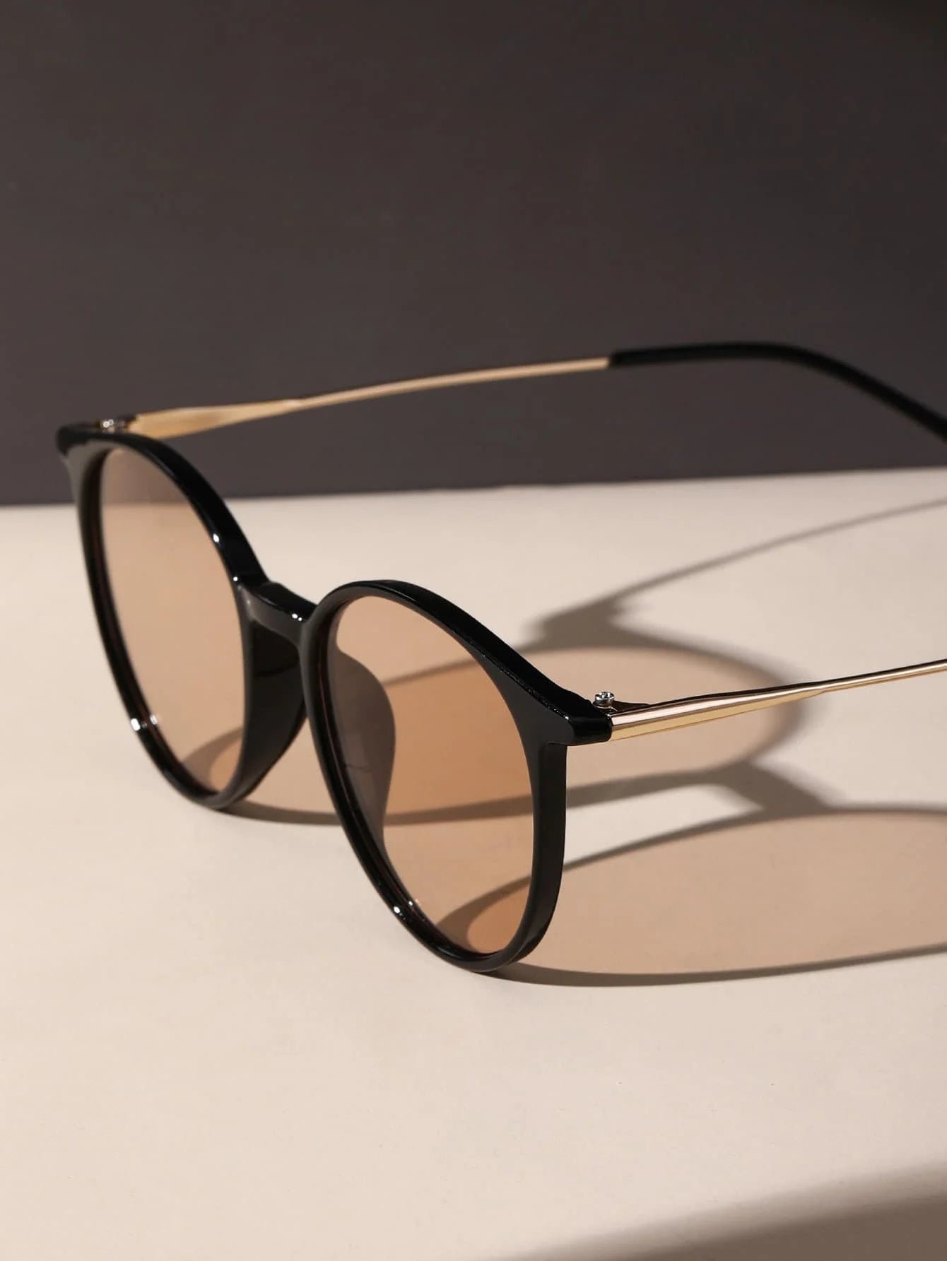 Óculos de Sol Black Round