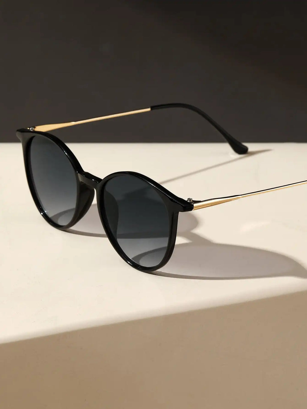 Óculos de Sol Black Round